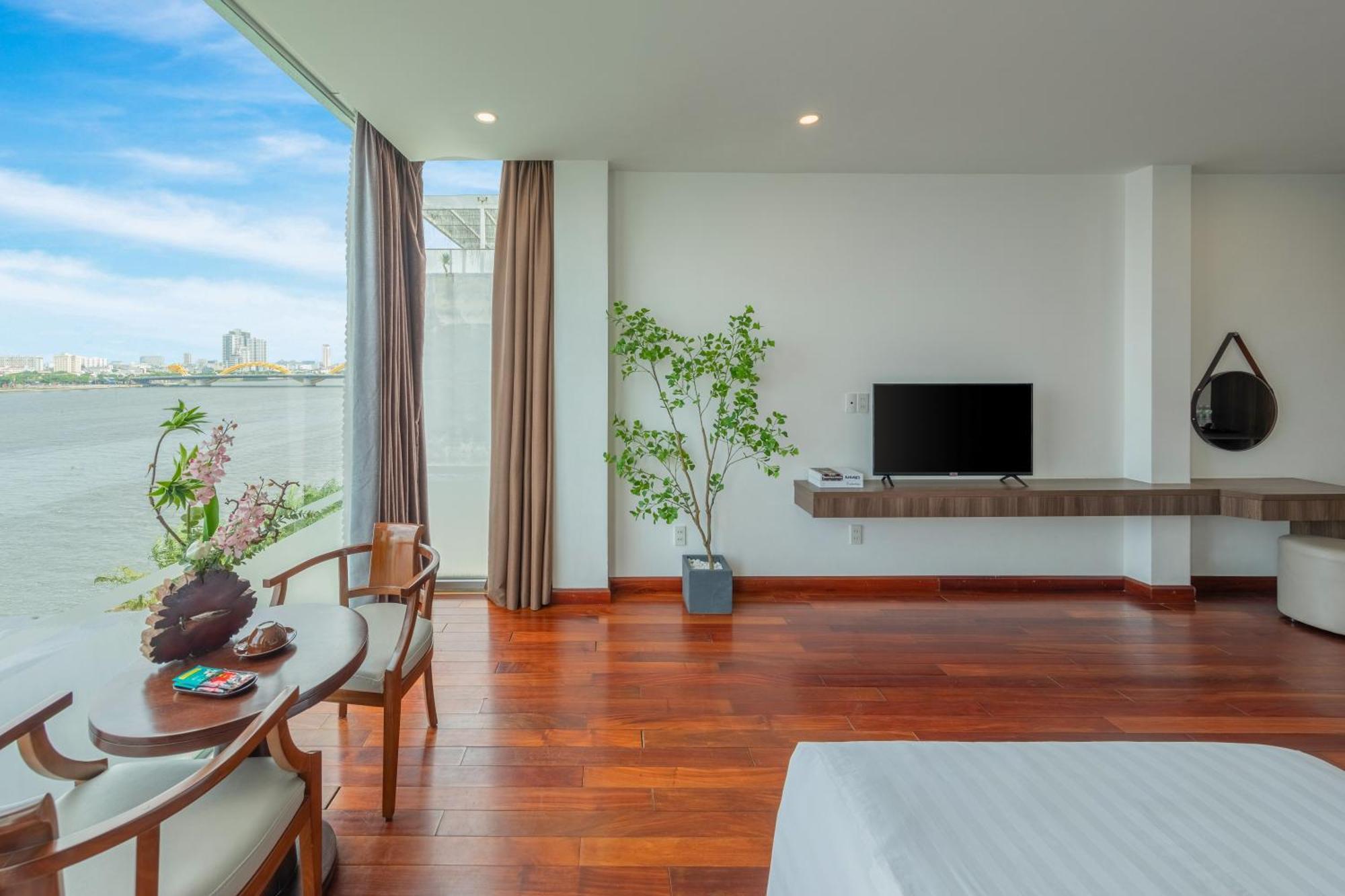 Hoang Linh Riverside Hotel Danang ภายนอก รูปภาพ