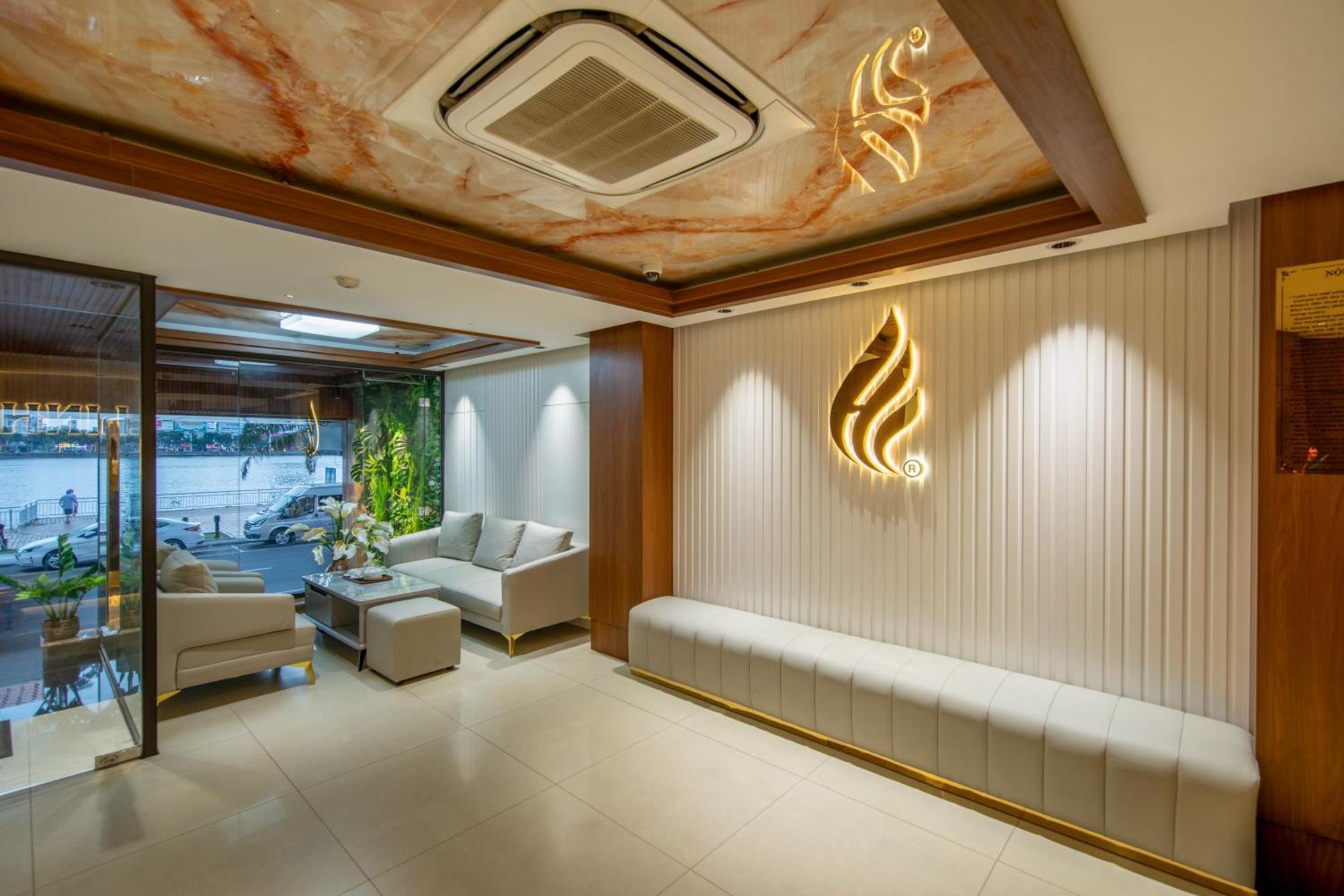 Hoang Linh Riverside Hotel Danang ภายนอก รูปภาพ