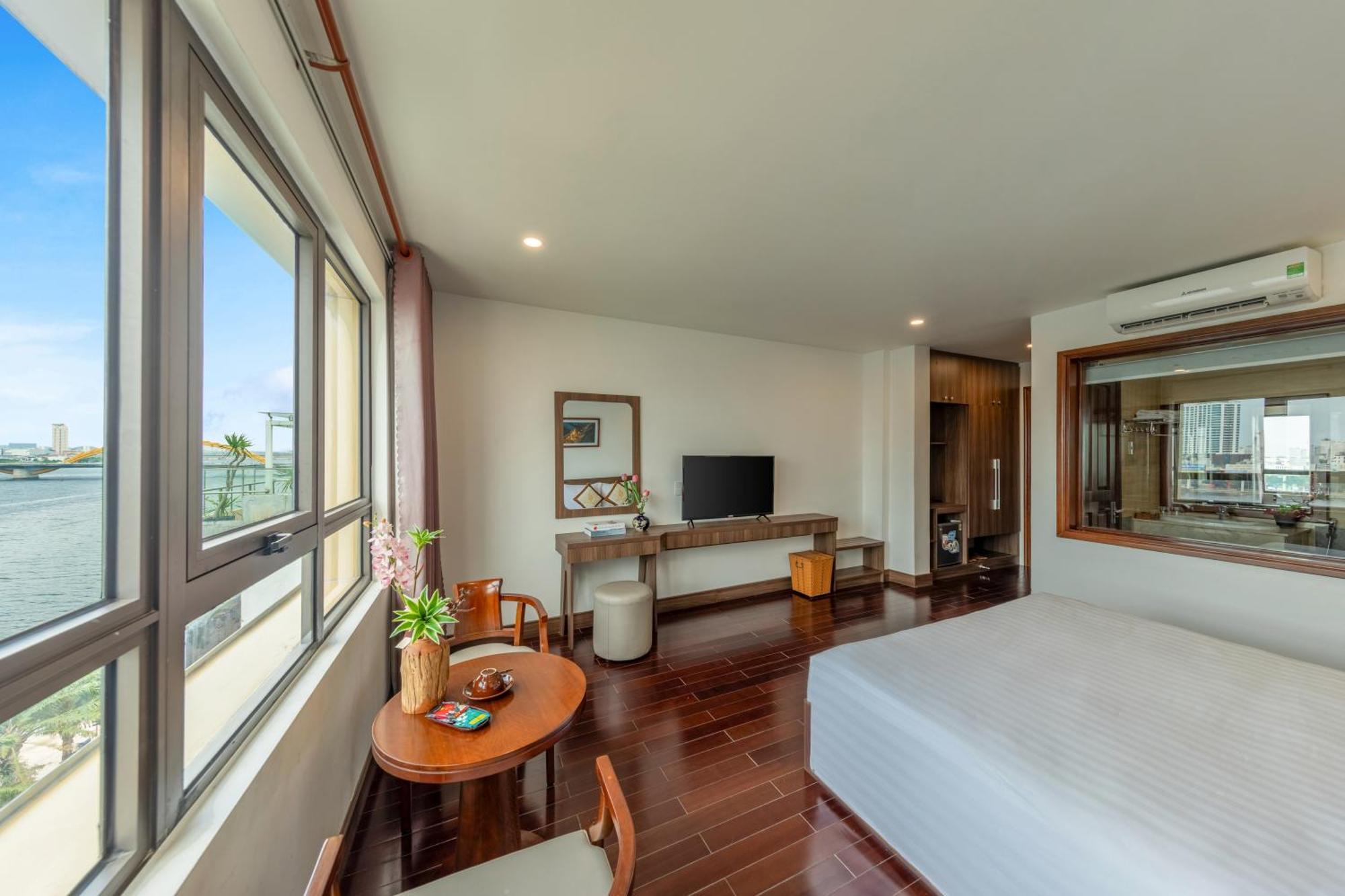 Hoang Linh Riverside Hotel Danang ภายนอก รูปภาพ